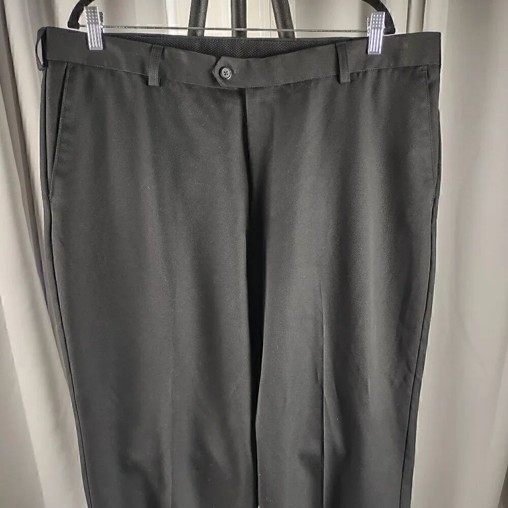 Izod Men's Black Grip Waistband Swingflex Golf Pants Size 42X30 - Picture 2 of 9
